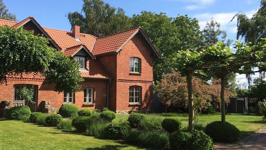 Ferienhaus für 4 Personen, mit Garten in Saal