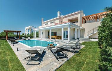 Ferienhaus für 12 Personen, mit Terrasse und Sauna, mit Haustier in Zadar