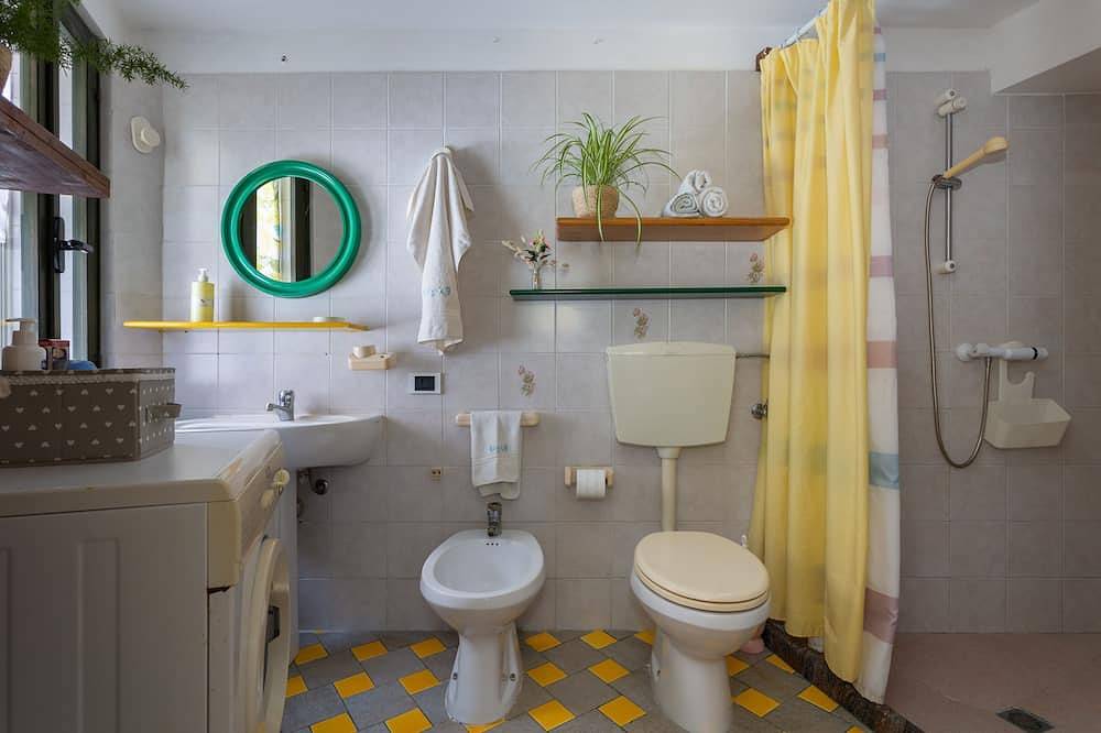 Entire apartment, Lovely studio apartment 200mt from the sea in Torregrande, Oristano