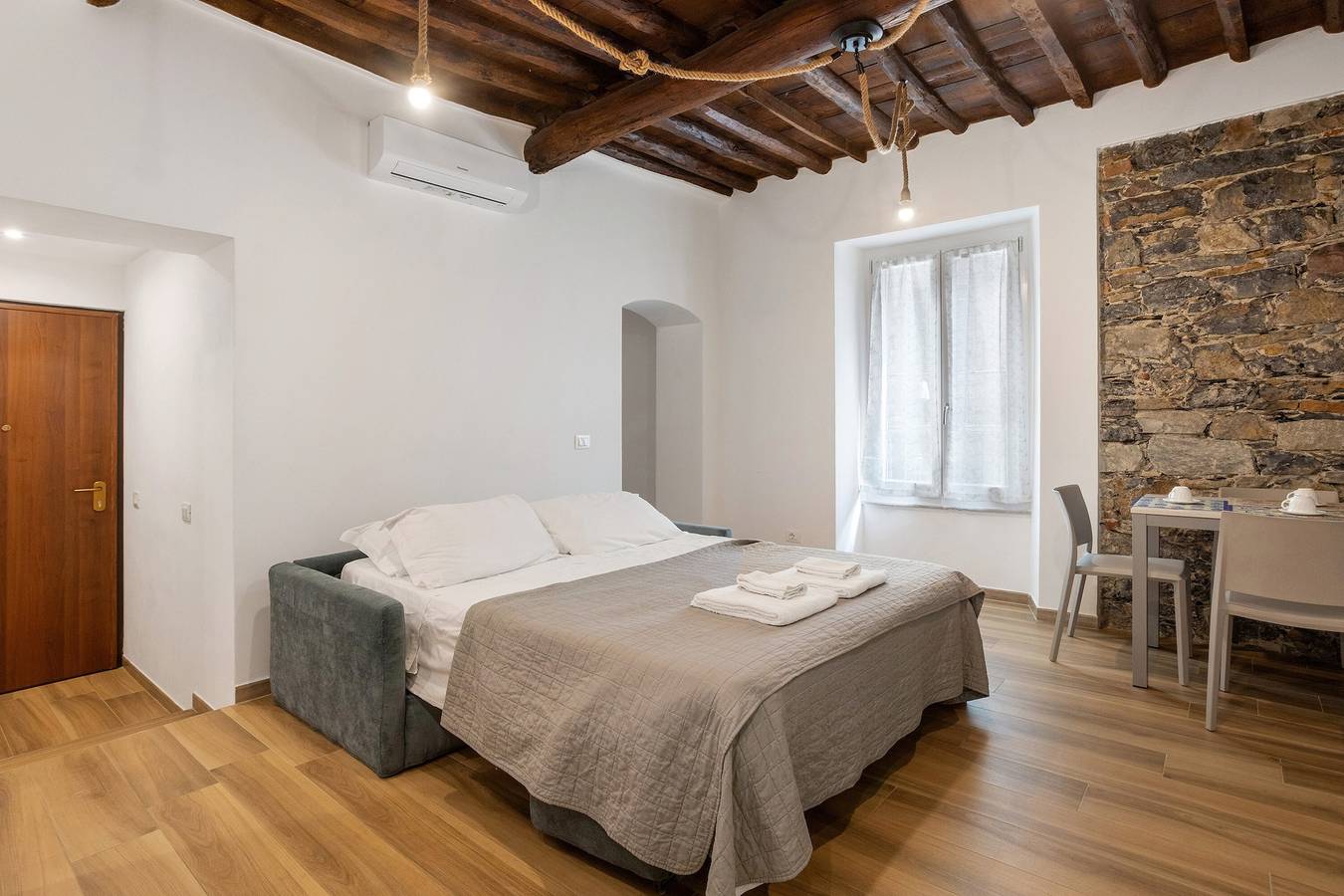 Apartamento entero, Apartamento 'Matt House 2' con balcón, Wi-Fi y aire acondicionado in La Spezia (City), La Spezia
