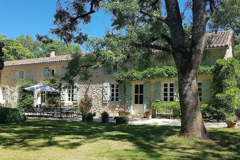 Magnifique maison en pierre, piscine chauffée et vues sur la campagne vallonnée in Gondrin, Gers