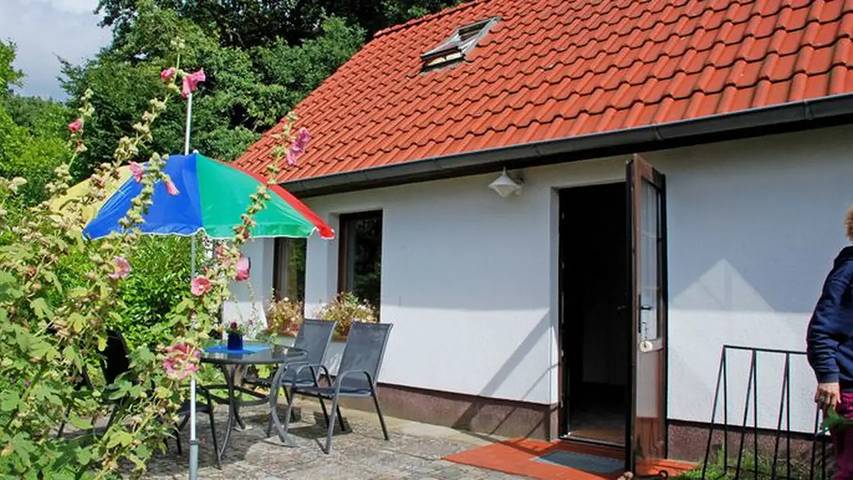Ferienwohnung für 4 Personen, mit Terrasse und Garten in Putbus - 2
