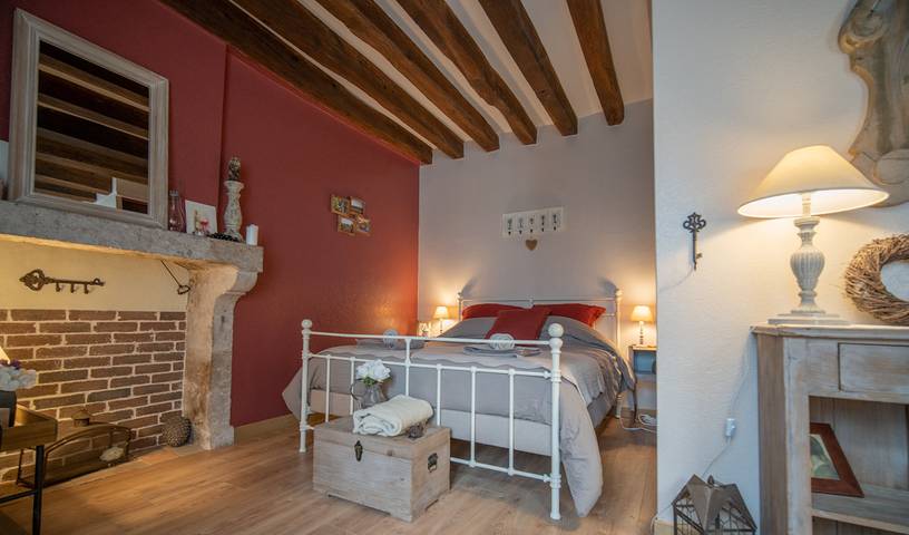 Chambre d’hôte pour 3 personnes, avec piscine et jardin, animaux acceptés