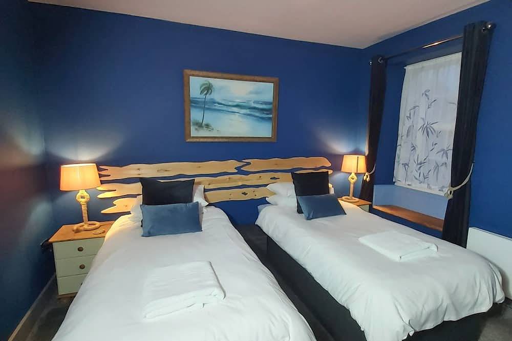 Jersey Cottage Cowes | Sleeps 8 | Parking in Cowes, Isle of Wight