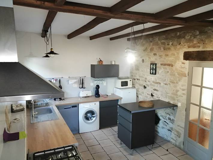 Gîte pour 18 personnes, avec jardin ainsi que terrasse et piscine dans Massif central - 3