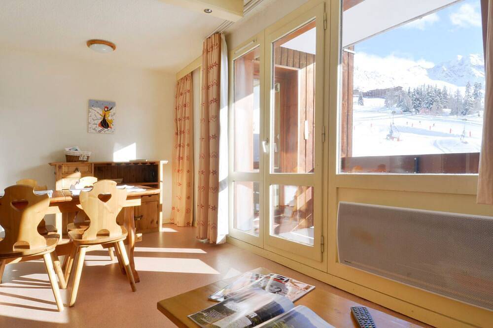 Entire apartment, Dividable studio at the foot of the slopes with balcony, parking, and pets allowed in La Plagne, La Plagne-Tarentaise