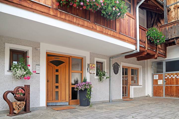 Hel lejlighed, Apartment 'Lärche' with Mountain View, Shared Terrace and Wi-Fi in Antholz, Rasen-Antholz