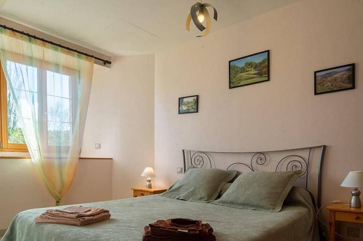 Location de vacances pour 6 personnes, avec jardin dans La Fage-Saint-Julien - 2