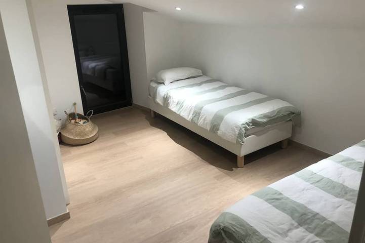 Location de vacances pour 8 personnes, avec terrasse et jardin à Véranne - 4