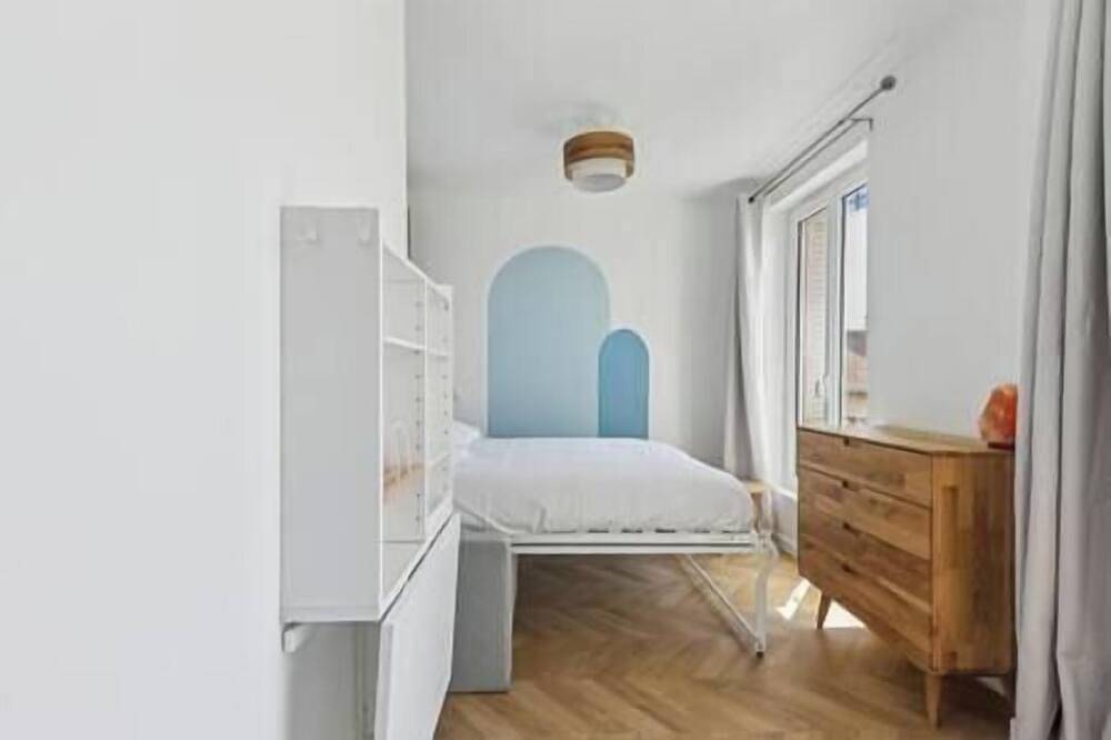 Entire apartment, Cosy studio just outside Paris in Montrouge, Hauts-de-Seine