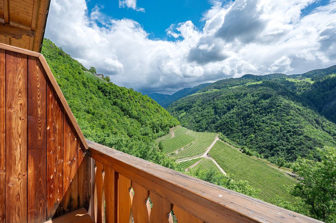 Appartamento intero, Appartamento 'Prackfolerhof Berty Skuber' con vista sulle montagne, terrazza in comune e Wi-Fi in Aica di Sopra, Fiè allo Sciliar