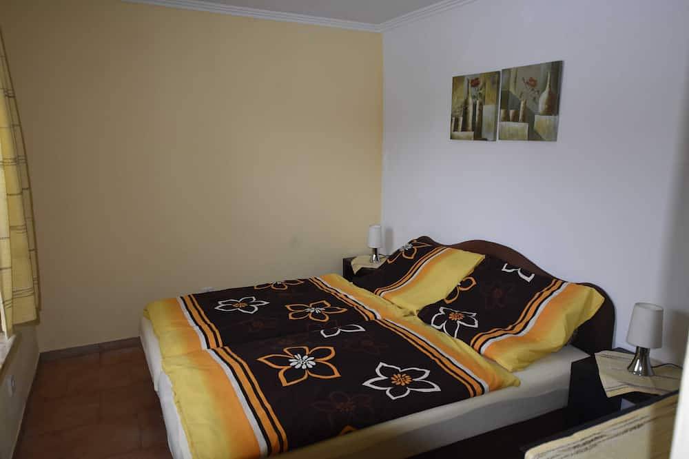 Ganze Wohnung, Nr.2 / 3-Raum-Ferienhaus (65m², 2-5 Pers.) - Ferienhäuser Alt Farpen am Salzhaff in Blowatz, Neuburg