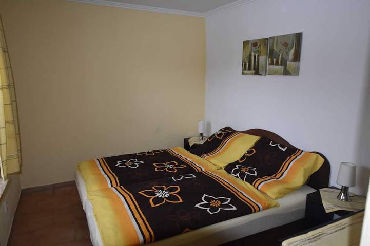 Ganze Wohnung, Nr.2 / 3-Raum-Ferienhaus (65m², 2-5 Pers.) - Ferienhäuser Alt Farpen am Salzhaff in Blowatz, Neuburg