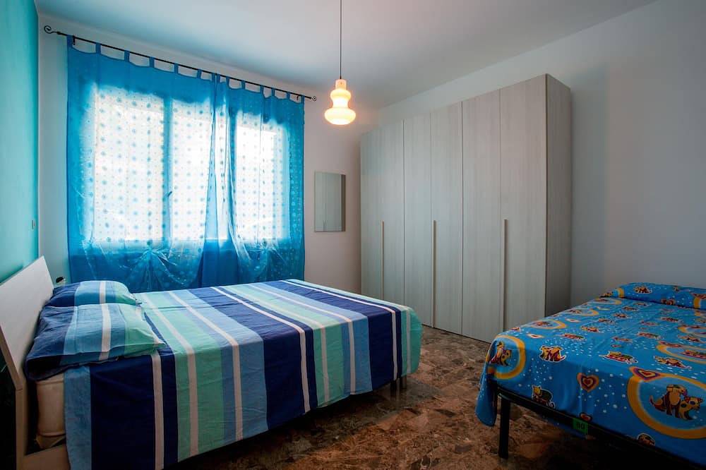 Apartamento entero, Oasis de relajación no muy lejos del mar, aparcamiento en el patio interior. in Marotta, Valle del Metauro