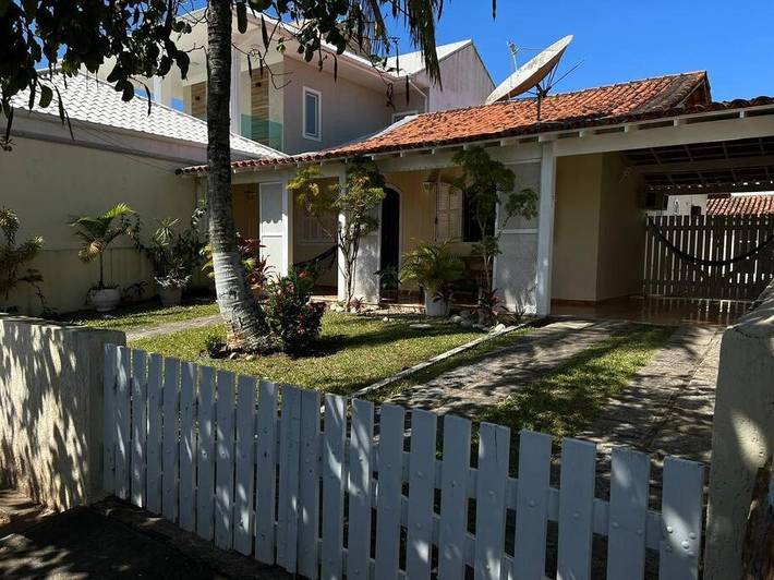 Casas e apartamentos de temporada para 9 pessoas, com jardim em São Pedro da Aldeia