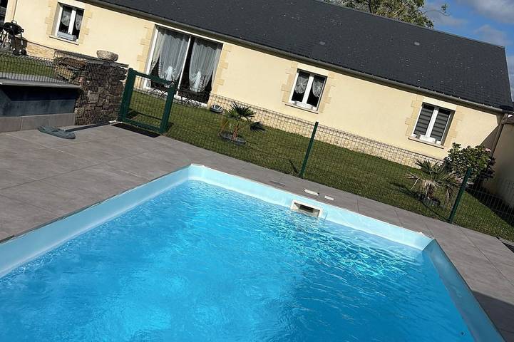 Location de vacances pour 6 personnes, avec Piscine à Argences