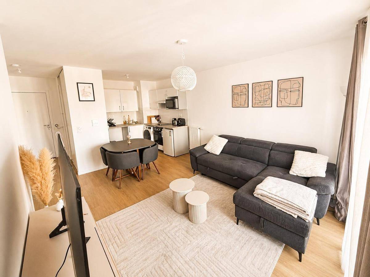 Appartement entier, Modern apartment close to Paris and Disney in Clichy-sous-Bois, Seine-Saint-Denis