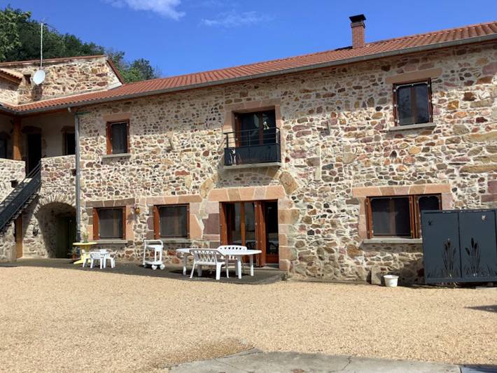 Location de vacances pour 3 personnes, avec jardin dans Région de Besse-et-Saint-Anastaise - 2