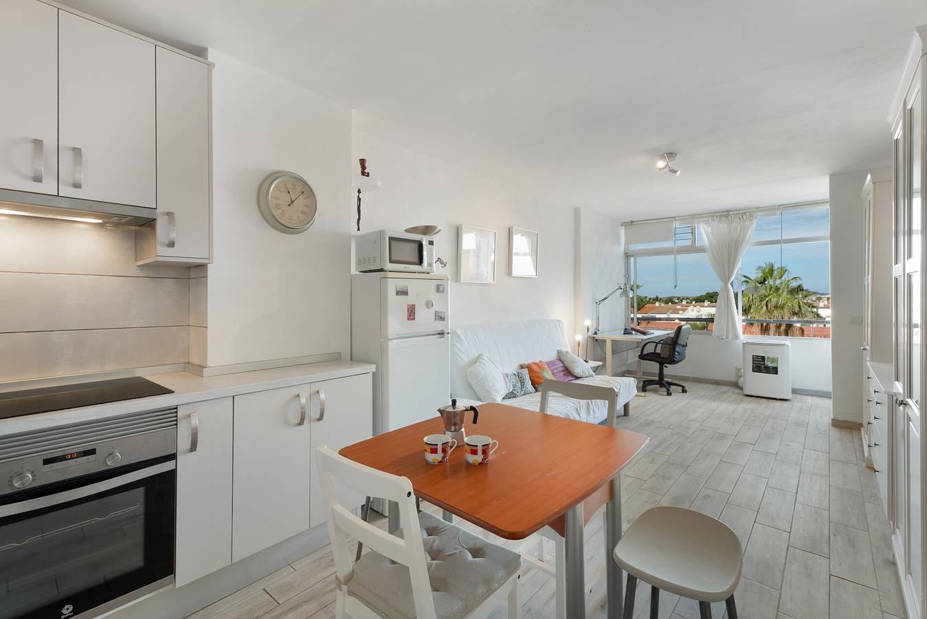 Ganze Wohnung, Urlaub 'Casa Candido' mit Bergblick, Wi-Fi und Klimaanlage in Costa del Silencio, Arona