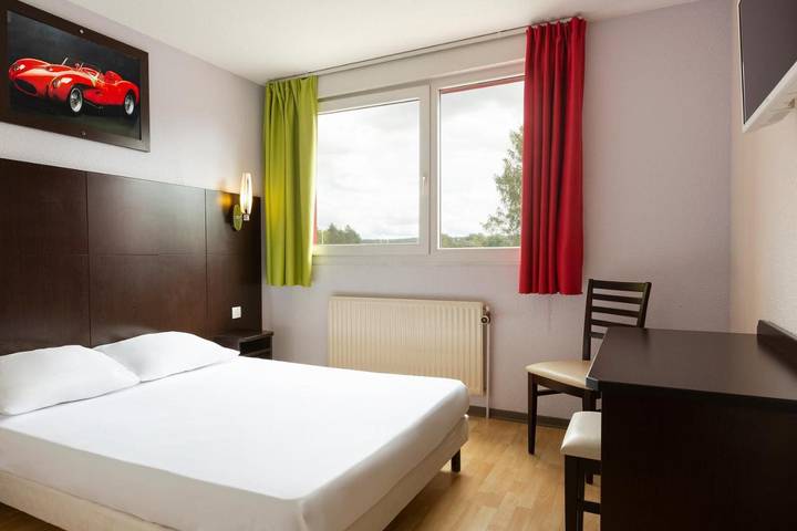 Hôtel pour 2 personnes, avec Terrasse et Jardin à Bulgnéville - 3