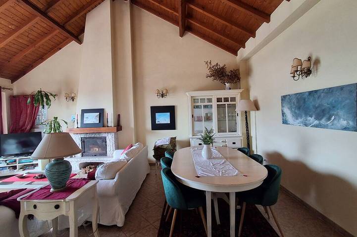 Linda casa em frente ao mar nas Azenhas do Mar, perto de praias, piscina privada in Azenhas do Mar, Costa de Lisboa