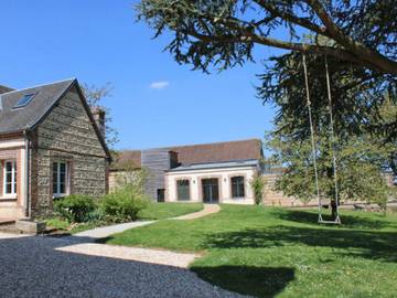 Gîte pour 6 personnes, avec sauna et terrasse ainsi que jardin et piscine à L'Aigle