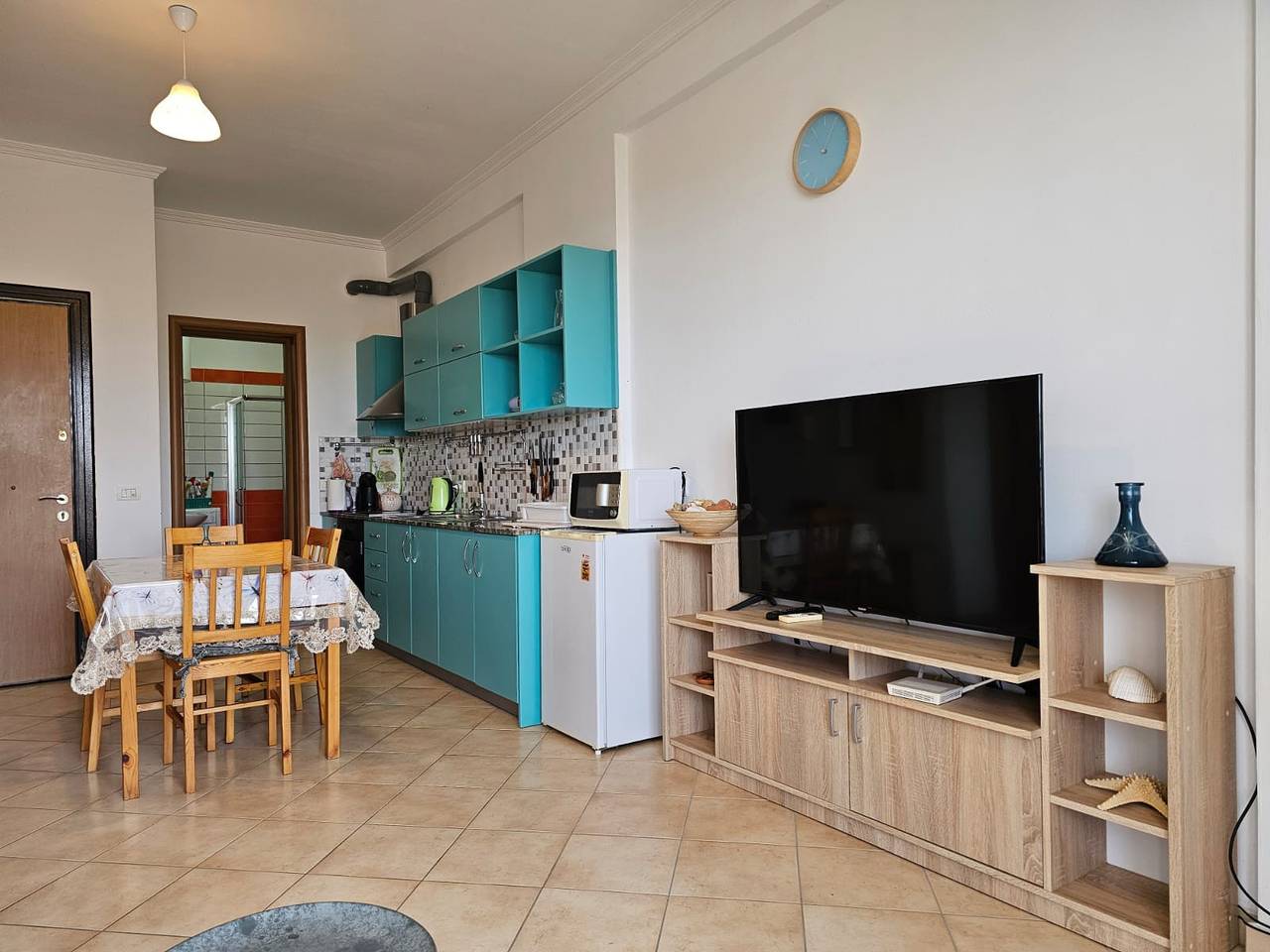 Ganze Wohnung, Ferienwohnung für 3 Personen mit Balkon in Sarandë, Vlorë