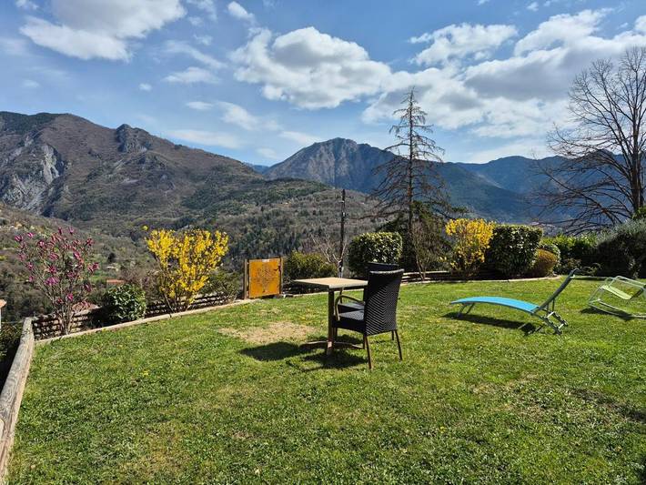 Location de vacances pour 6 personnes, avec vue et jardin à Roquebillière - 2