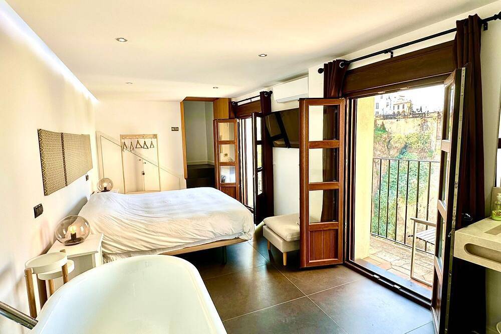 Live Ronda Like Never Before-4-Suite Home with Iconic Views of El Tajo Bridge in Ronda, Málaga Province