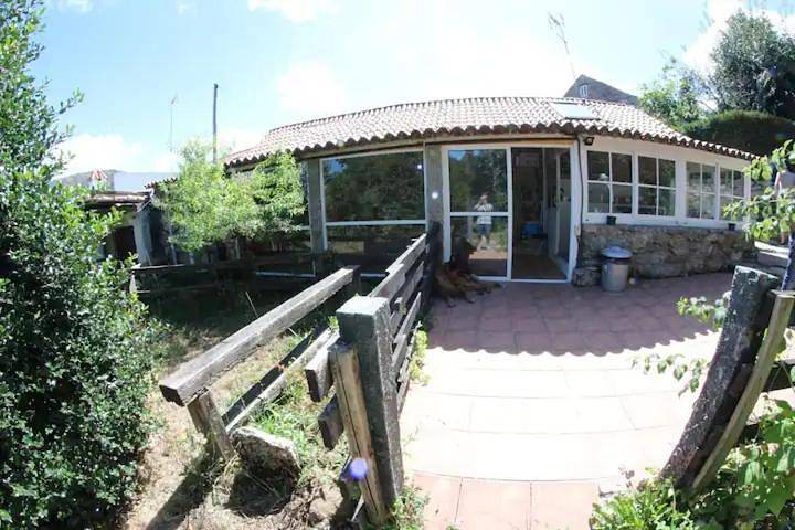Casa rural para 5 personas, con Balcón y Terraza además de Jardín y Piscina en Porriño - 2