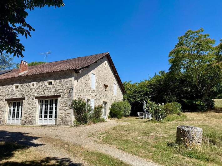 Location de vacances pour 8 personnes, avec Terrasse et Jardin ainsi que Piscine et Vue sur le lac à Monestier - 3