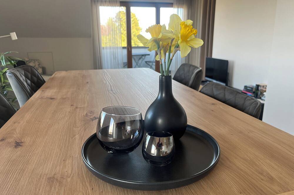Ganze Wohnung, Wunderschöne Ferienwohnung (60 qm) mit zwei Balkonen. in Markdorf, Region Bodensee-Oberschwaben