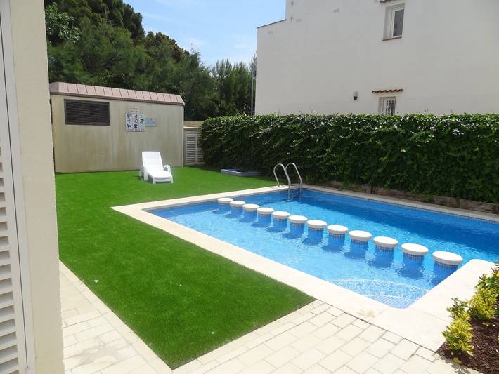 Apartamento entero, Apartamento "Brises del Mar 1-1" cerca del mar con piscina compartida y Wi-Fi in L' Estartit, Estartit