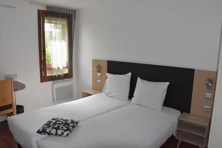 Hôtel pour 2 personnes, avec terrasse et jardin à Goussainville - 3