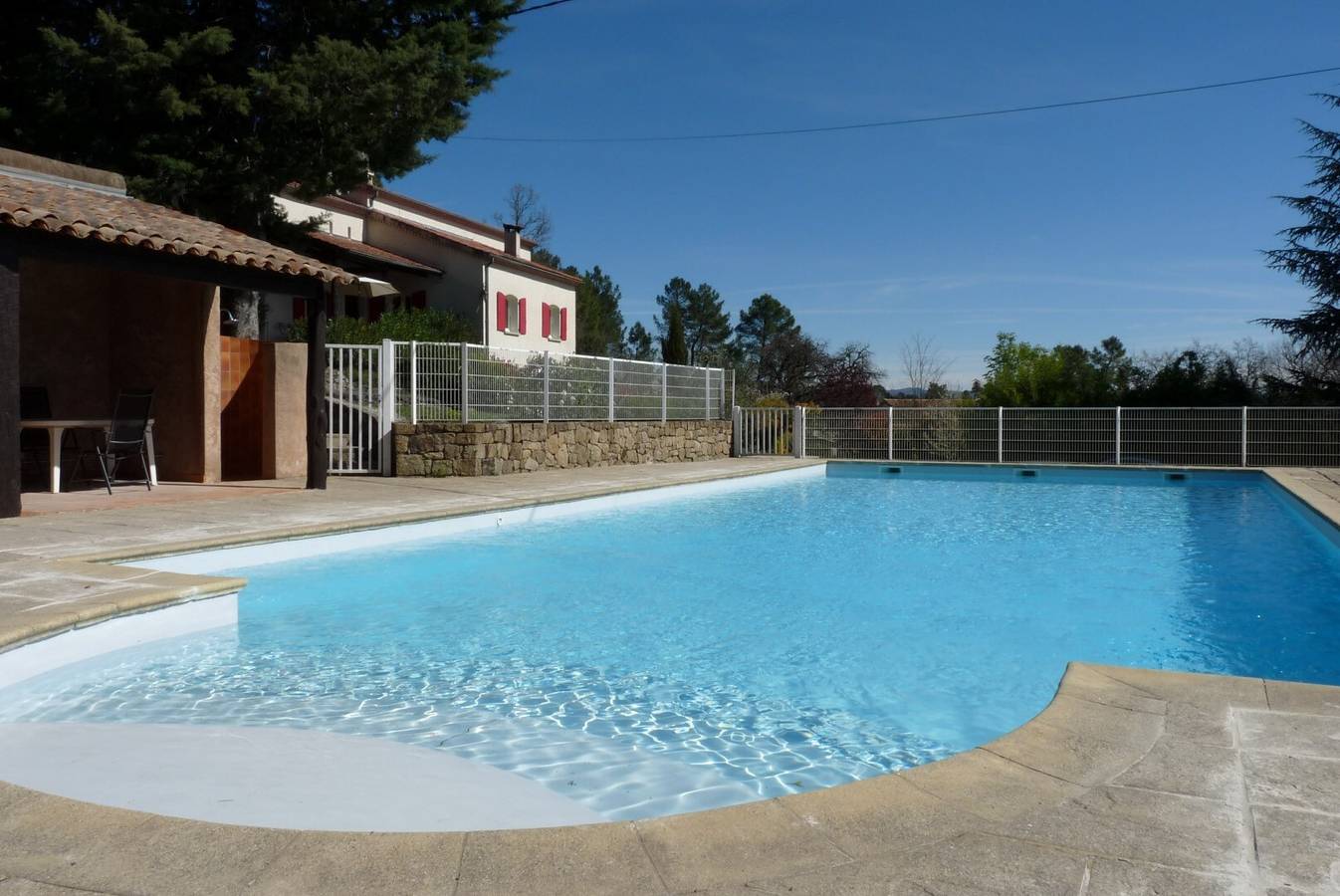 Villa Oléandre mit großem Privatpool, Chassiers Ardèche in Chassiers, Parc naturel régional des Monts d'Ardèche