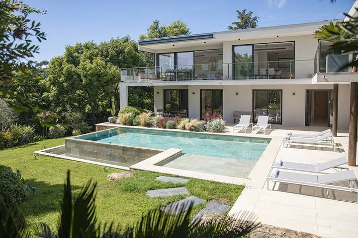Location de vacances pour 8 personnes, avec Piscine à Le Cannet