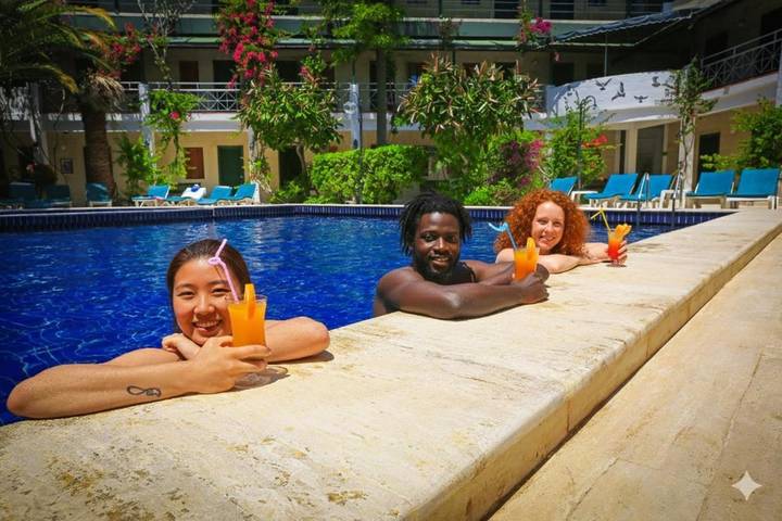 Hôtel pour 3 personnes, avec jardin ainsi que piscine et vue