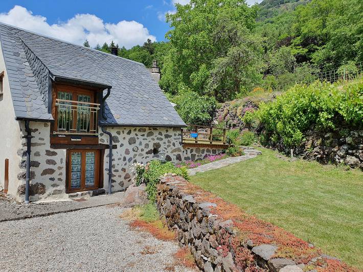Gîte pour 2 personnes, avec jardin et terrasse dans le Cantal - 2