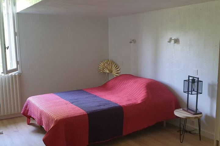 South-facing detached house with private pool in Puy-l'Évêque, Quercy