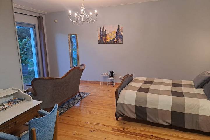 Gîte pour 2 personnes, avec Jardin et Piscine à Saint-Seurin-de-Cadourne - 2