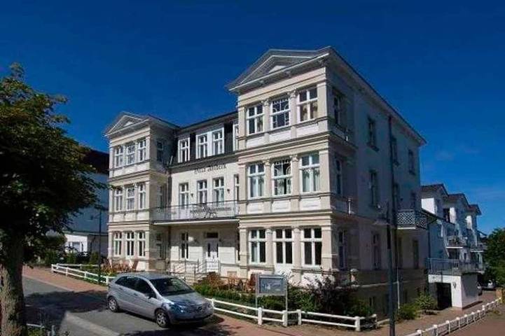 Villa für 4 Personen, mit Garten und Balkon sowie Sauna