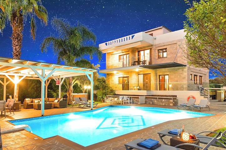 Villa für 10 Personen, mit Balkon und Garten - 1