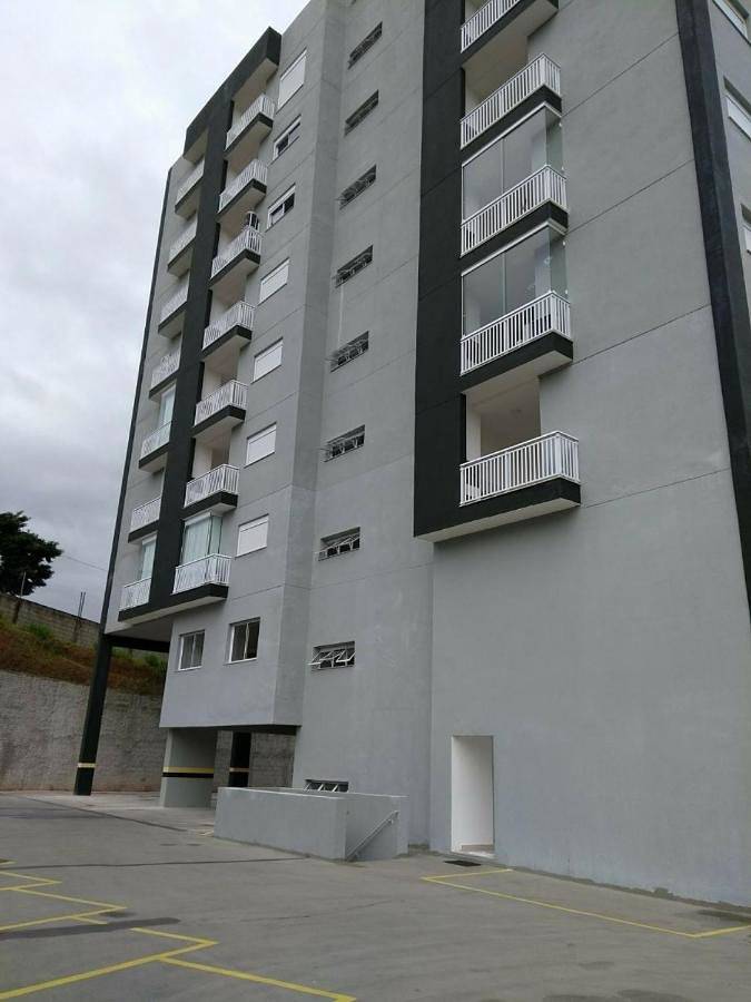 Casas e apartamentos de temporada para 5 pessoas, com vista e piscina e ainda balcão and sauna em Cachoeira Paulista