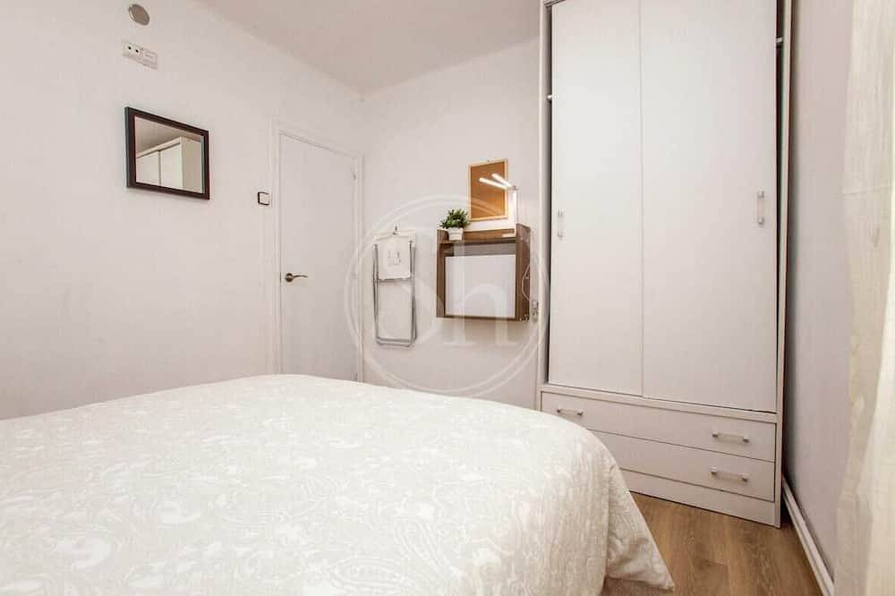 Entire apartment, Apartments Les Corts for 4 in Sant Adrià de Besòs, Barcelonès