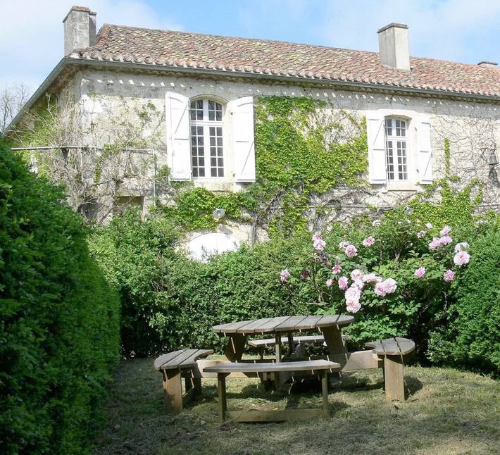 Appartement de vacances pour 7 personnes, avec vue ainsi que jardin et piscine, adapté aux familles