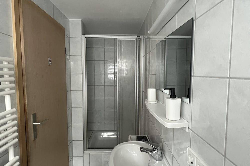 Ganze Wohnung, Schönes Zimmer mit externem Bad - nähe Donautal - ideal für Geschäftsreisen in Ulm, Schwaben