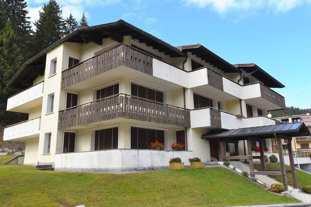 Apartamento entero, Acogedor apartamento para 2 personas con Wifi, Tv y aparcamiento in Madonna di Campiglio, Adamello-Presanella