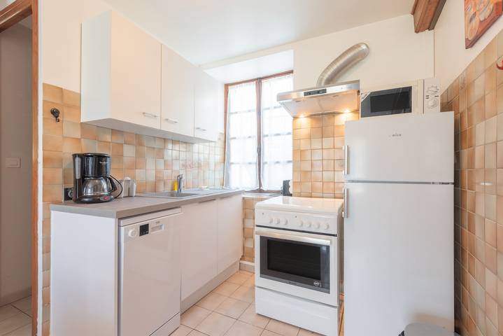 Apartamento entero, Apartamento 'Hautacam' – Ideal para cura termal 21 días, vistas montaña y Wi-Fi in Argelès-Gazost, Pirineos franceses