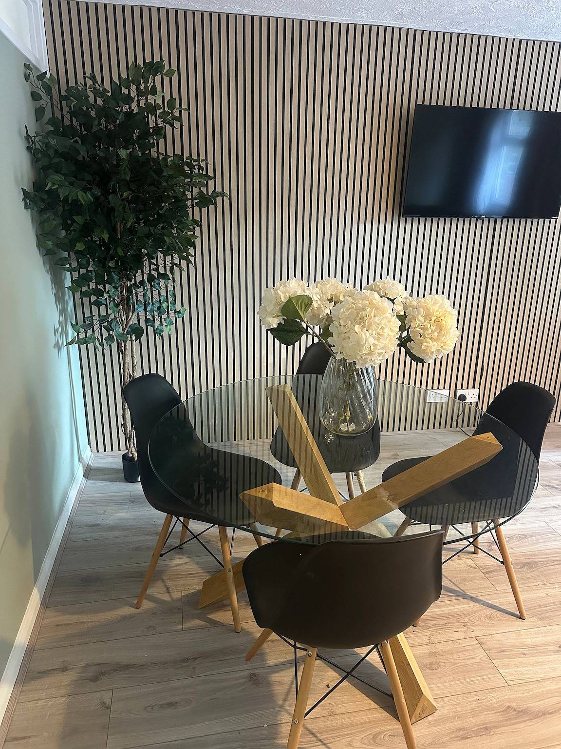 A discreet & elegant play space for couples in Crawley, West Sussex