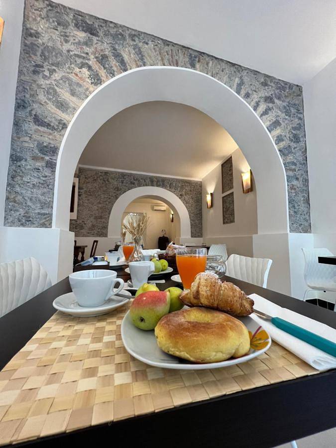 Chambre d’hôte pour 4 personnes, avec Terrasse et Vue à Praia a Mare